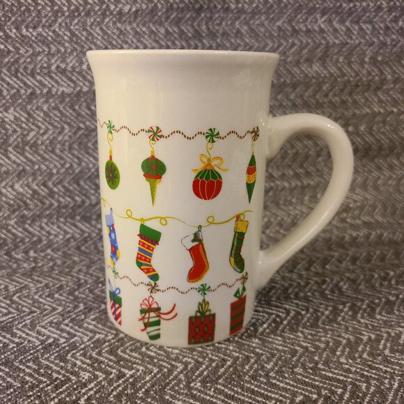 Royal Norfolk Christmas on a String Ceramic Mug- 12 oz - Picture 1 of 5